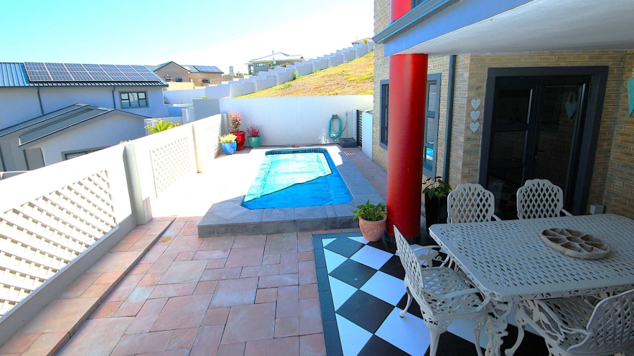 4 Bedroom Property for Sale in Monte Christo Western Cape